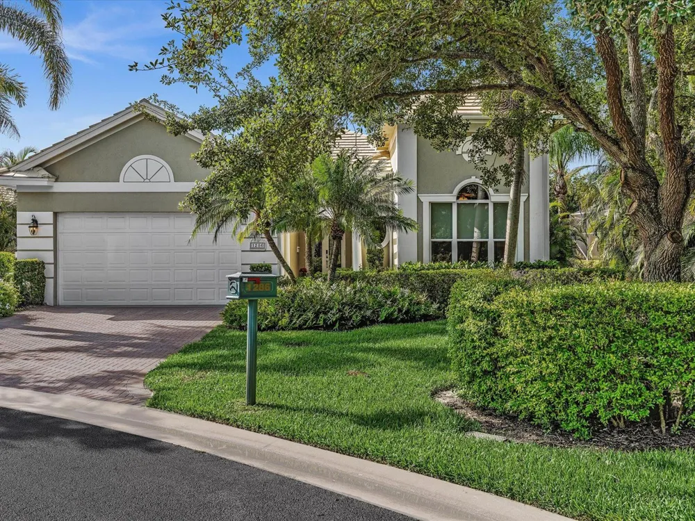 1286 RIVER REACH DRIVE Vero Beach, FL 32967