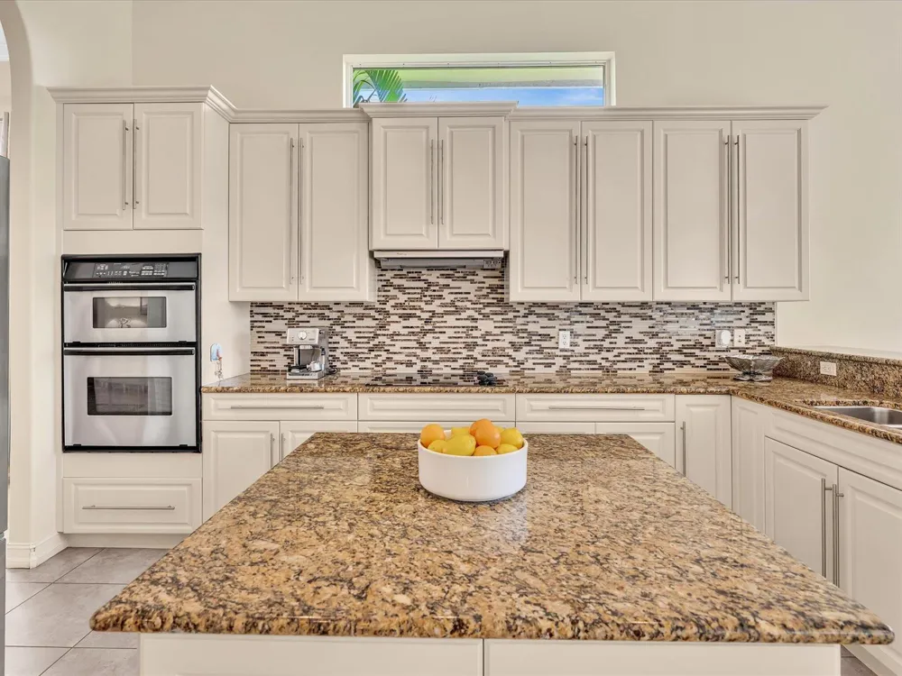 1286 RIVER REACH DRIVE Vero Beach, FL 32967