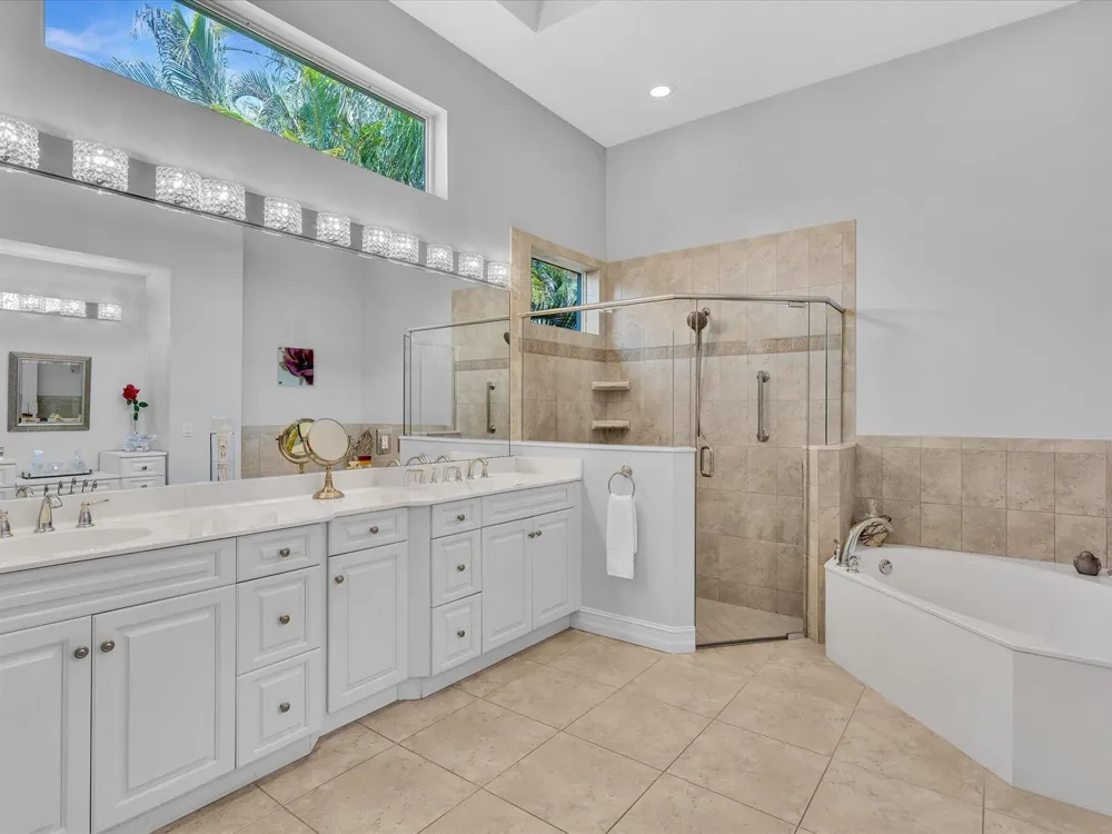 1286 RIVER REACH DRIVE Vero Beach, FL 32967
