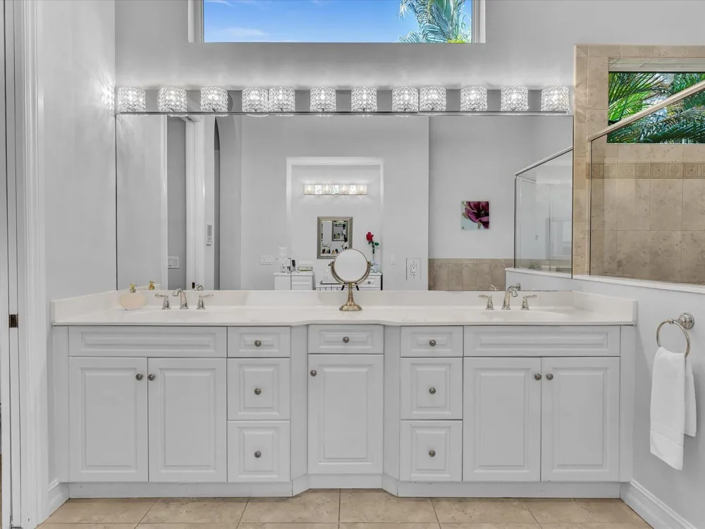 1286 RIVER REACH DRIVE Vero Beach, FL 32967
