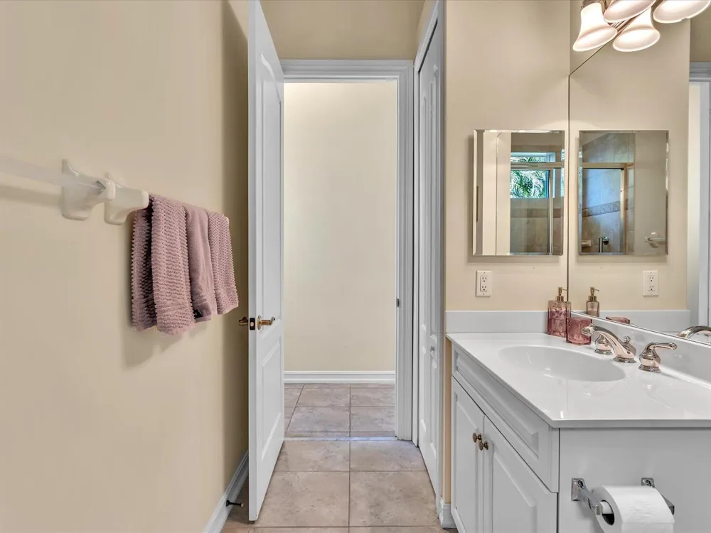 1286 RIVER REACH DRIVE Vero Beach, FL 32967