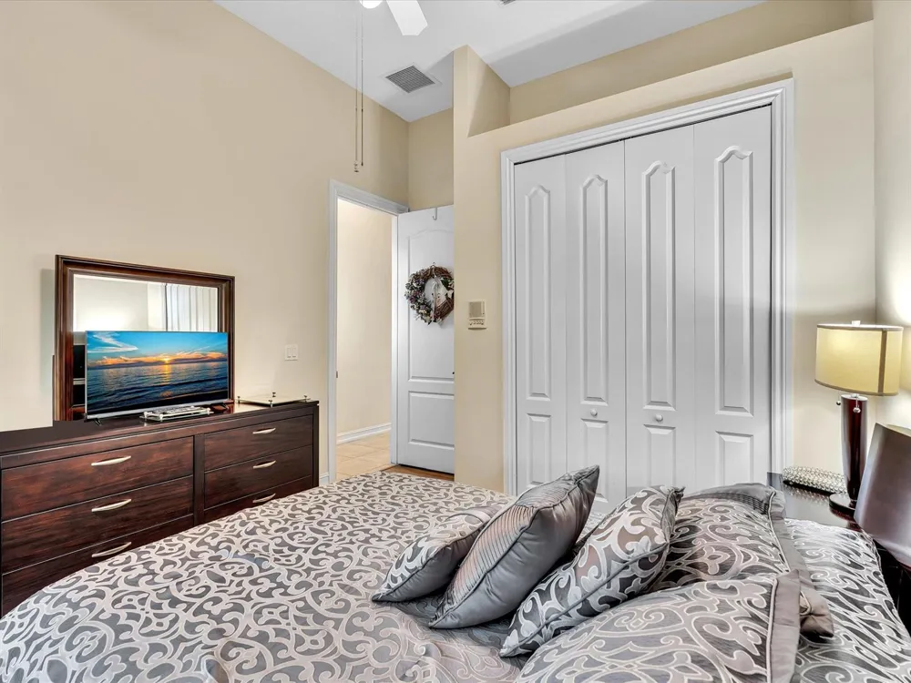 1286 RIVER REACH DRIVE Vero Beach, FL 32967