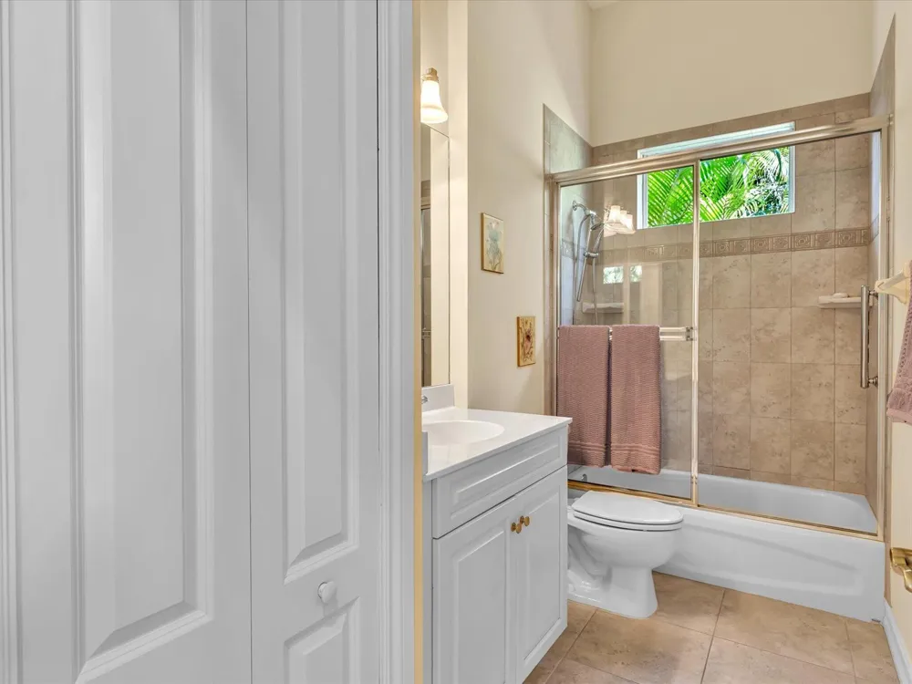 1286 RIVER REACH DRIVE Vero Beach, FL 32967
