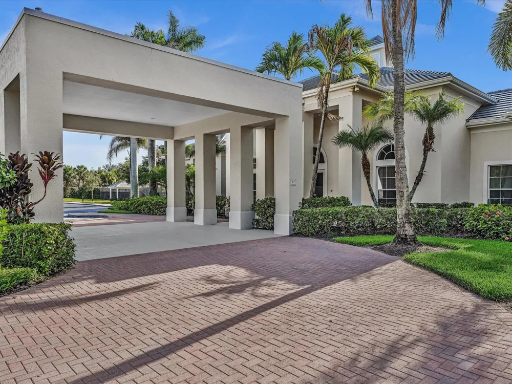 1286 RIVER REACH DRIVE Vero Beach, FL 32967