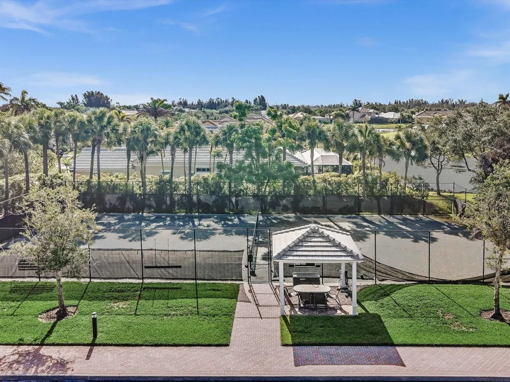 1286 RIVER REACH DRIVE Vero Beach, FL 32967