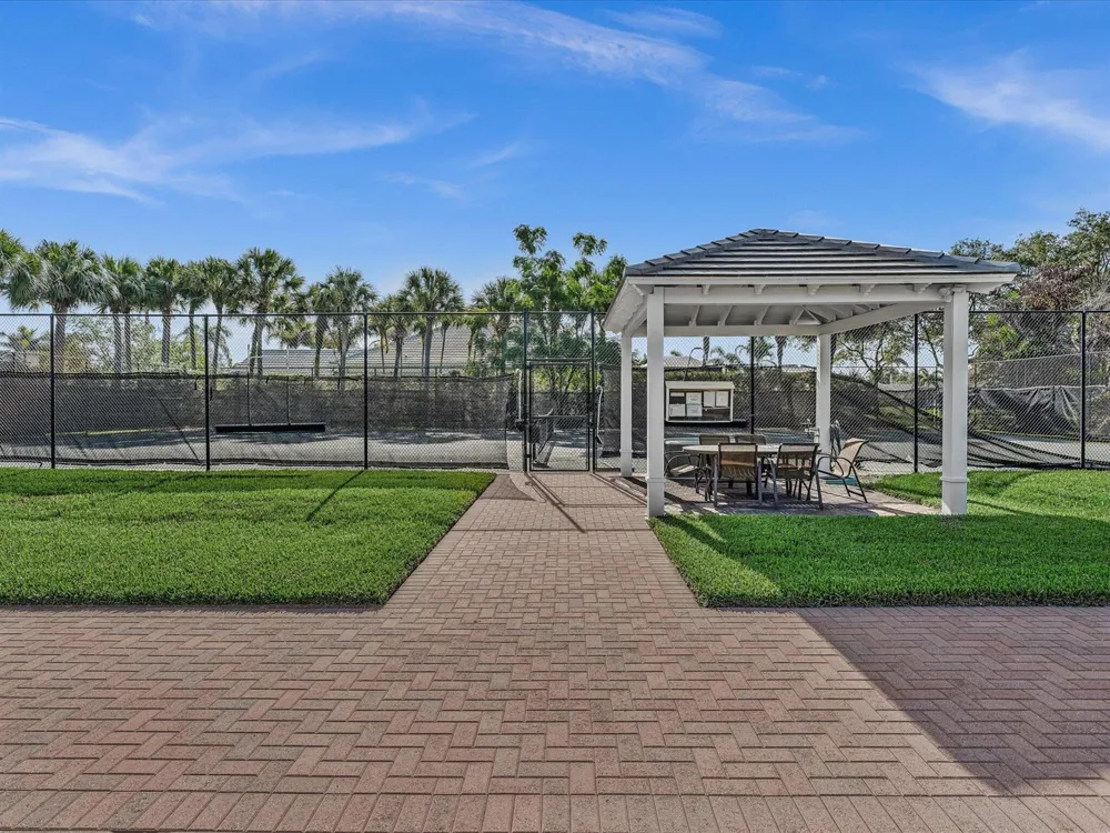 1286 RIVER REACH DRIVE Vero Beach, FL 32967