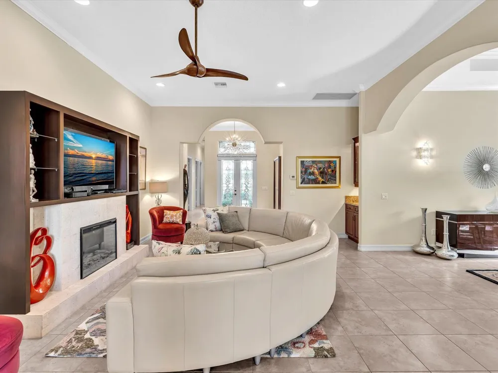 1286 RIVER REACH DRIVE Vero Beach, FL 32967