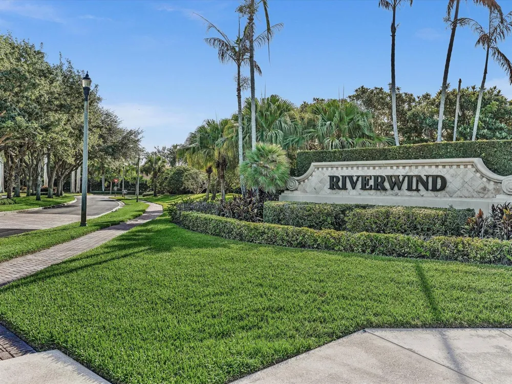 1286 RIVER REACH DRIVE Vero Beach, FL 32967
