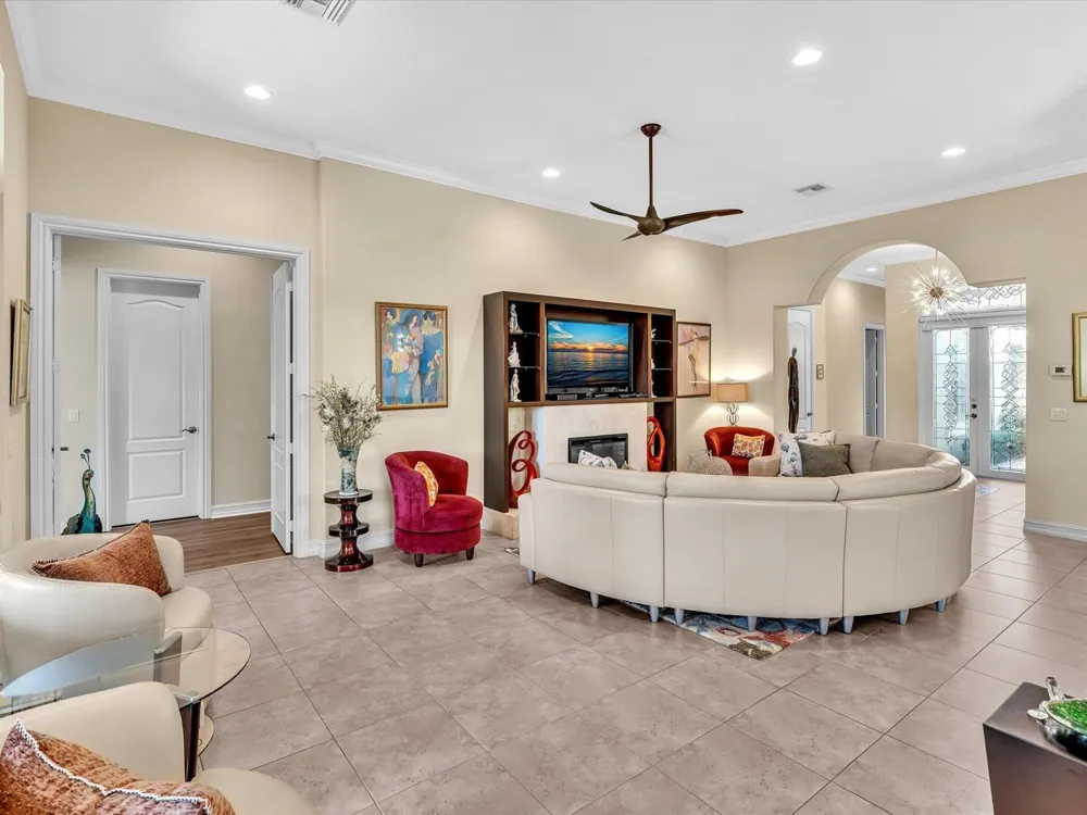 1286 RIVER REACH DRIVE Vero Beach, FL 32967