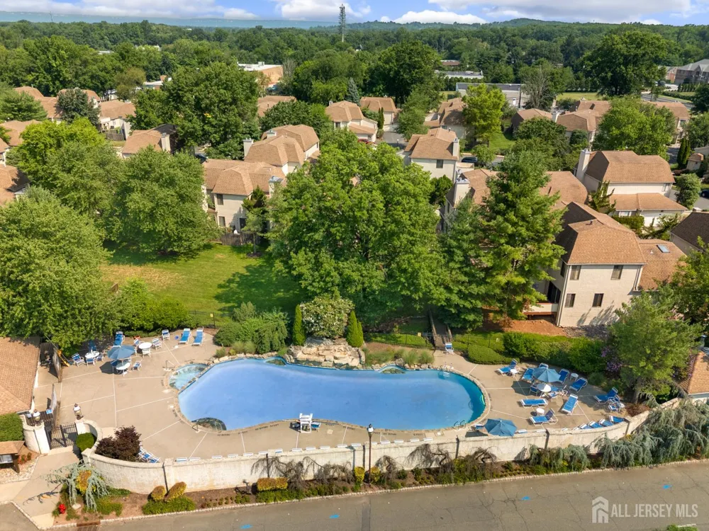 124 Park Gate Drive Edison, NJ 08820