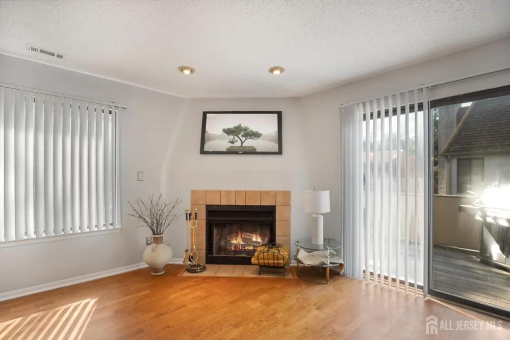 124 Park Gate Drive Edison, NJ 08820