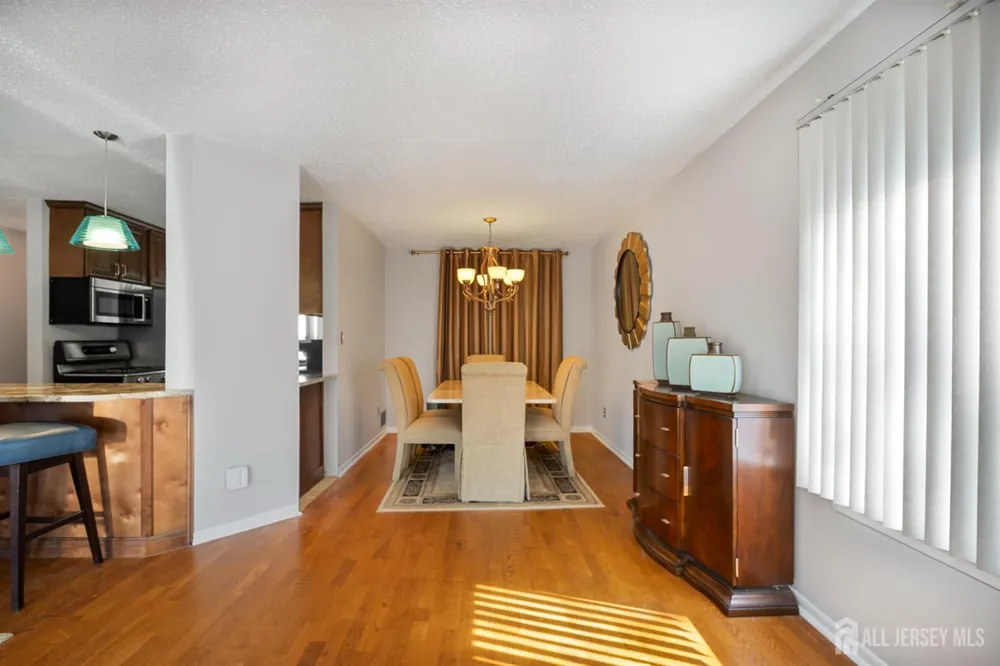 124 Park Gate Drive Edison, NJ 08820