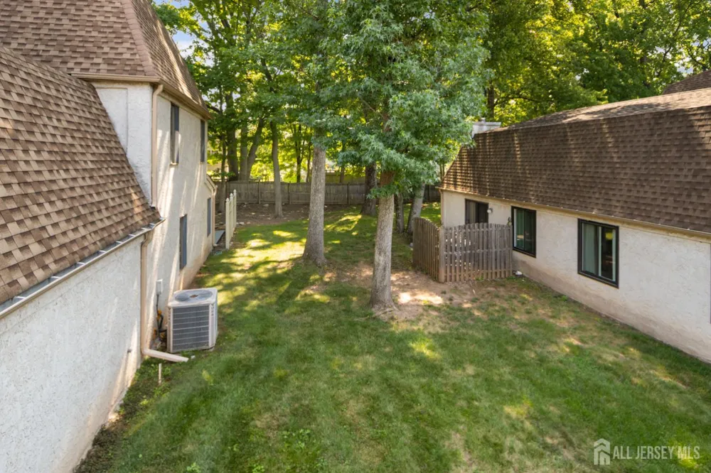 124 Park Gate Drive Edison, NJ 08820