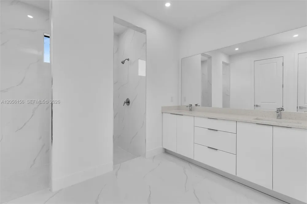 4202 NW  33rd St Cape Coral, FL 33993