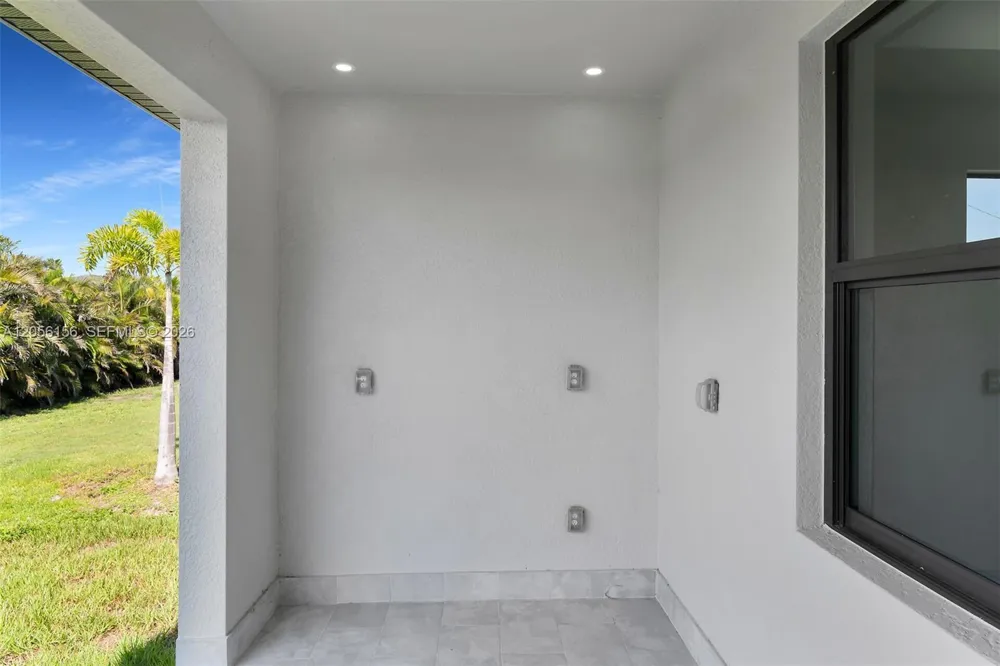 4202 NW  33rd St Cape Coral, FL 33993
