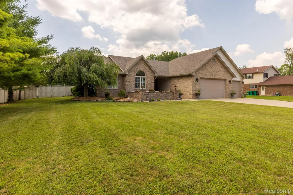 38575 Barth Street Romulus City, MI 48174