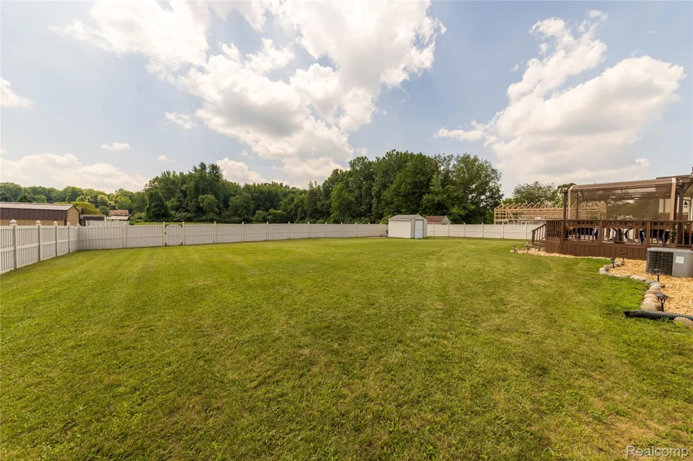 38575 Barth Street Romulus City, MI 48174