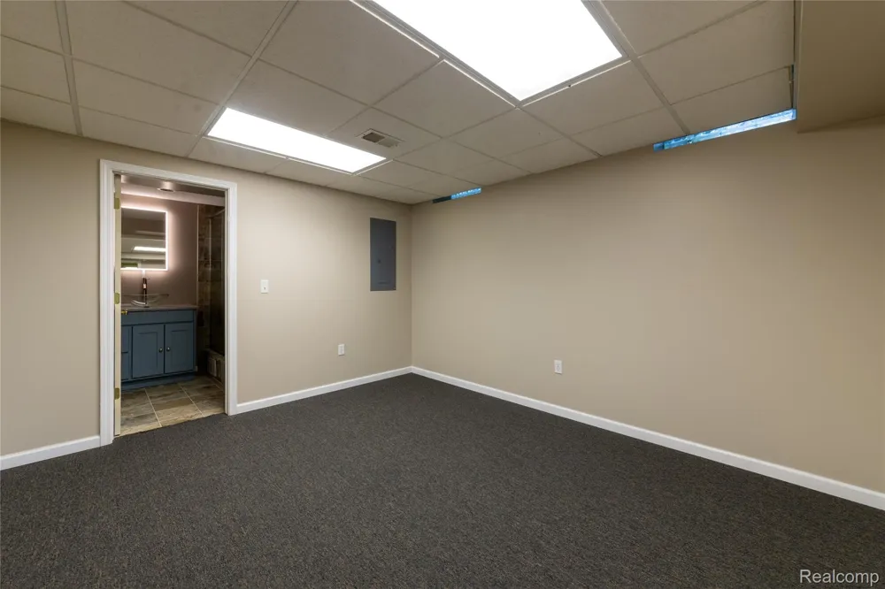 38575 Barth Street Romulus City, MI 48174