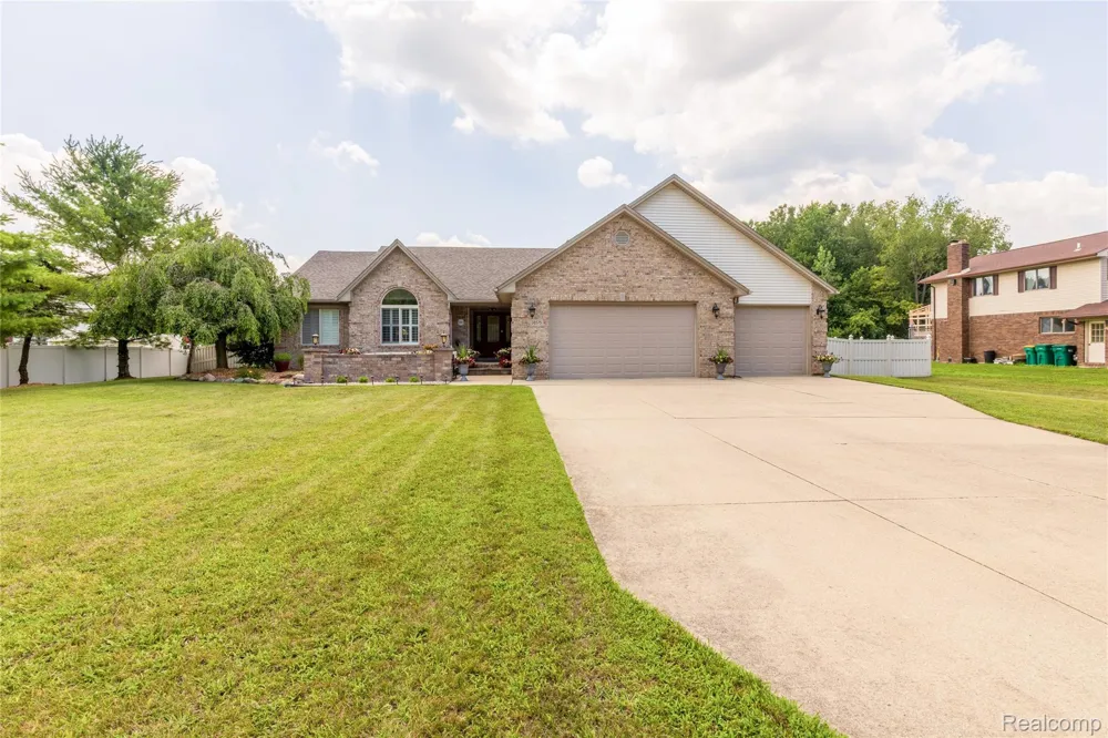38575 Barth Street Romulus City, MI 48174