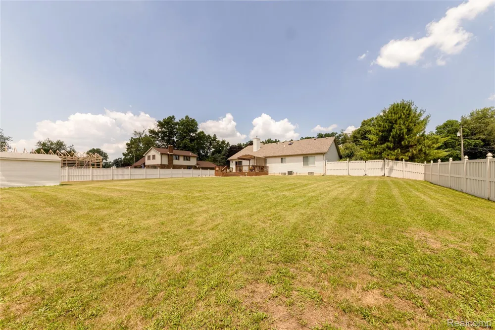 38575 Barth Street Romulus City, MI 48174