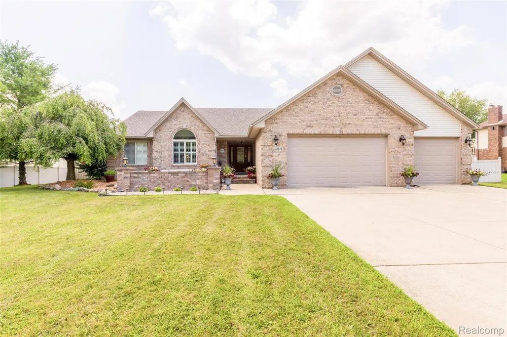 38575 Barth Street Romulus City, MI 48174