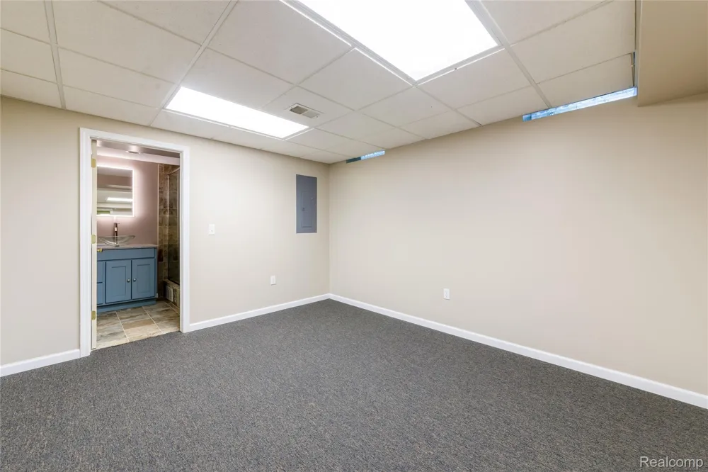 38575 Barth Street Romulus City, MI 48174