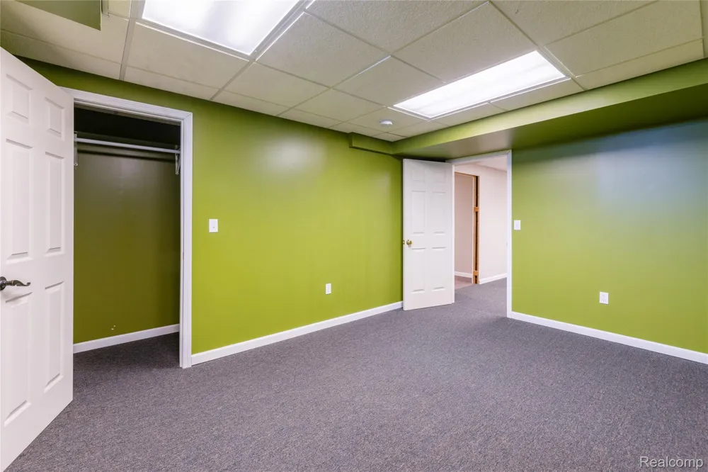 38575 Barth Street Romulus City, MI 48174