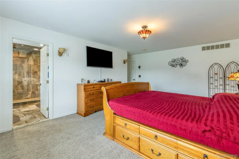 38575 Barth Street Romulus City, MI 48174