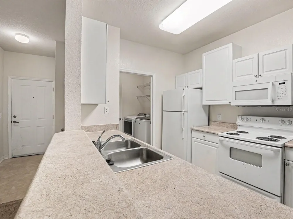 8003 HEMINGWAY CIRCLE #8003-8 Haines City, FL 33844