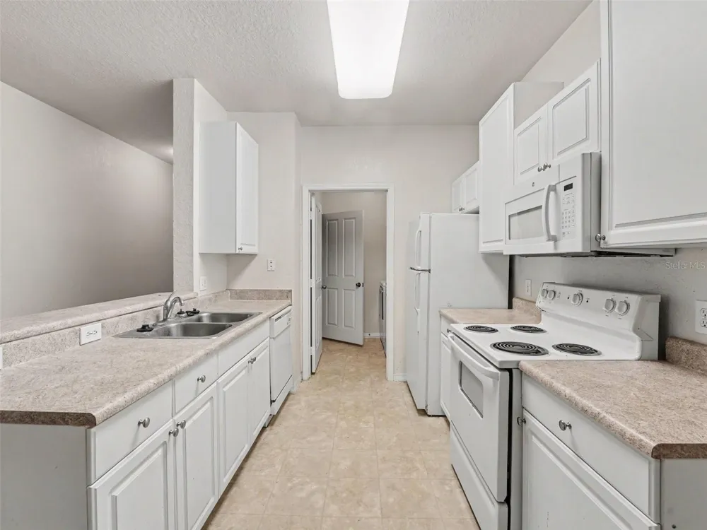 8003 HEMINGWAY CIRCLE #8003-8 Haines City, FL 33844