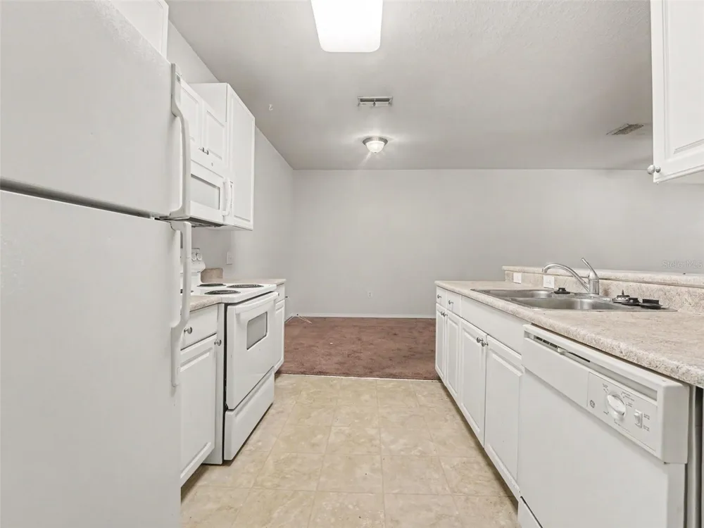 8003 HEMINGWAY CIRCLE #8003-8 Haines City, FL 33844