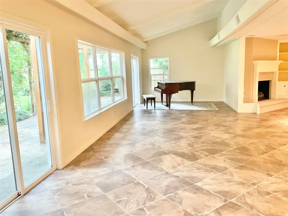 1022 Oak Leaf Street La Porte, TX 77571