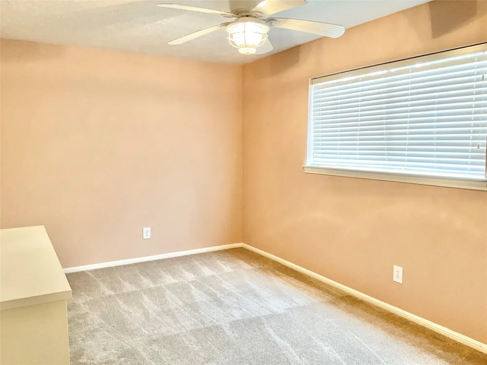 1022 Oak Leaf Street La Porte, TX 77571