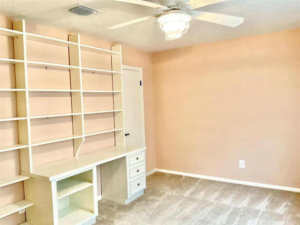 1022 Oak Leaf Street La Porte, TX 77571