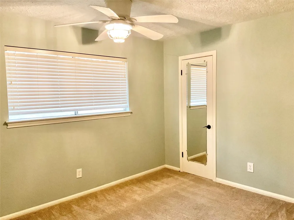 1022 Oak Leaf Street La Porte, TX 77571