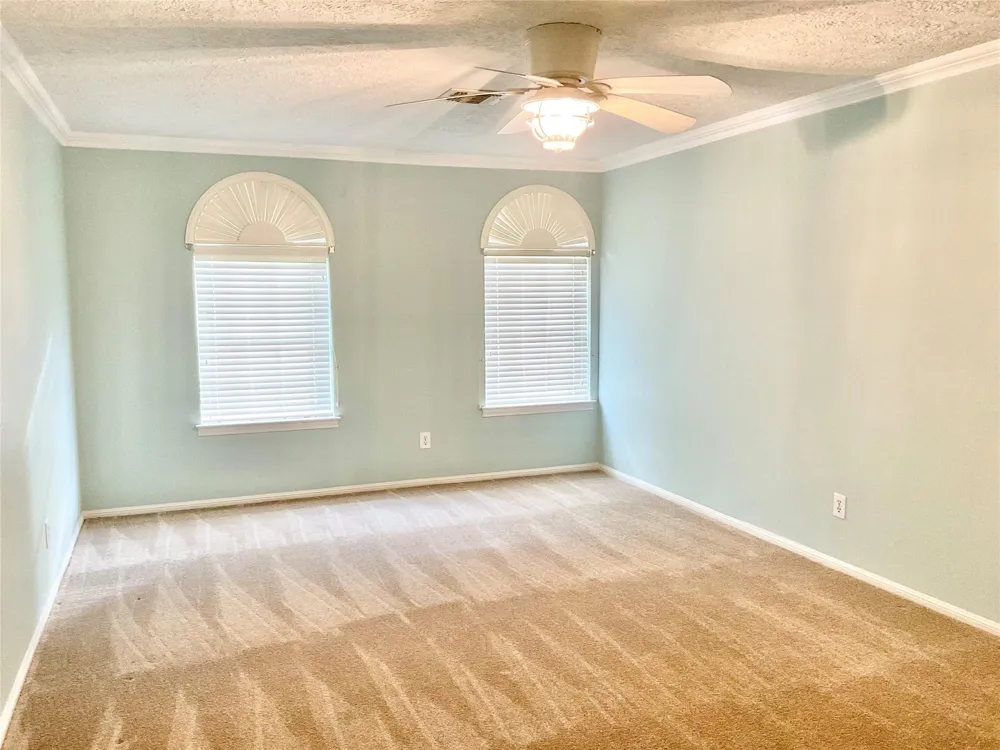 1022 Oak Leaf Street La Porte, TX 77571