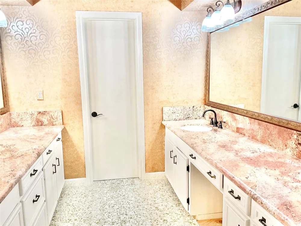 1022 Oak Leaf Street La Porte, TX 77571