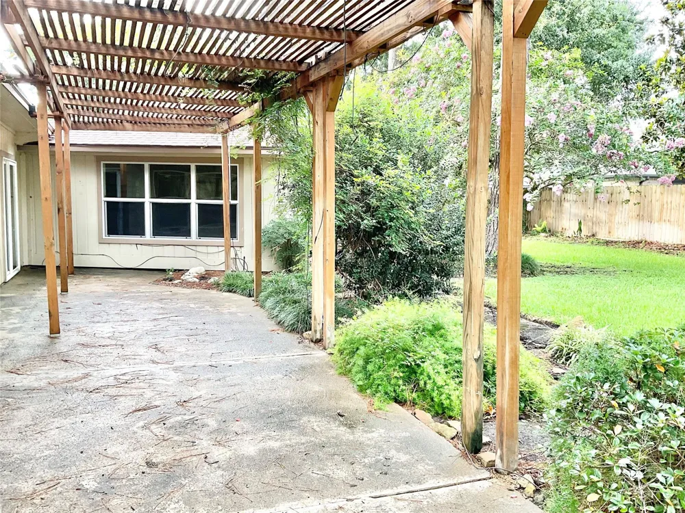 1022 Oak Leaf Street La Porte, TX 77571