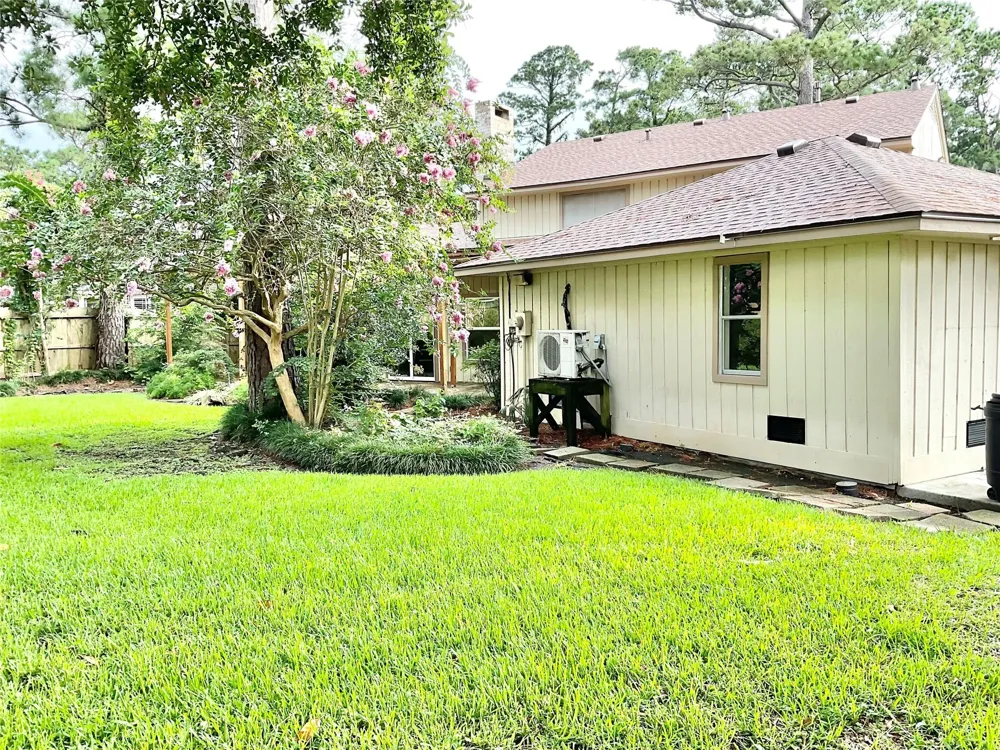 1022 Oak Leaf Street La Porte, TX 77571