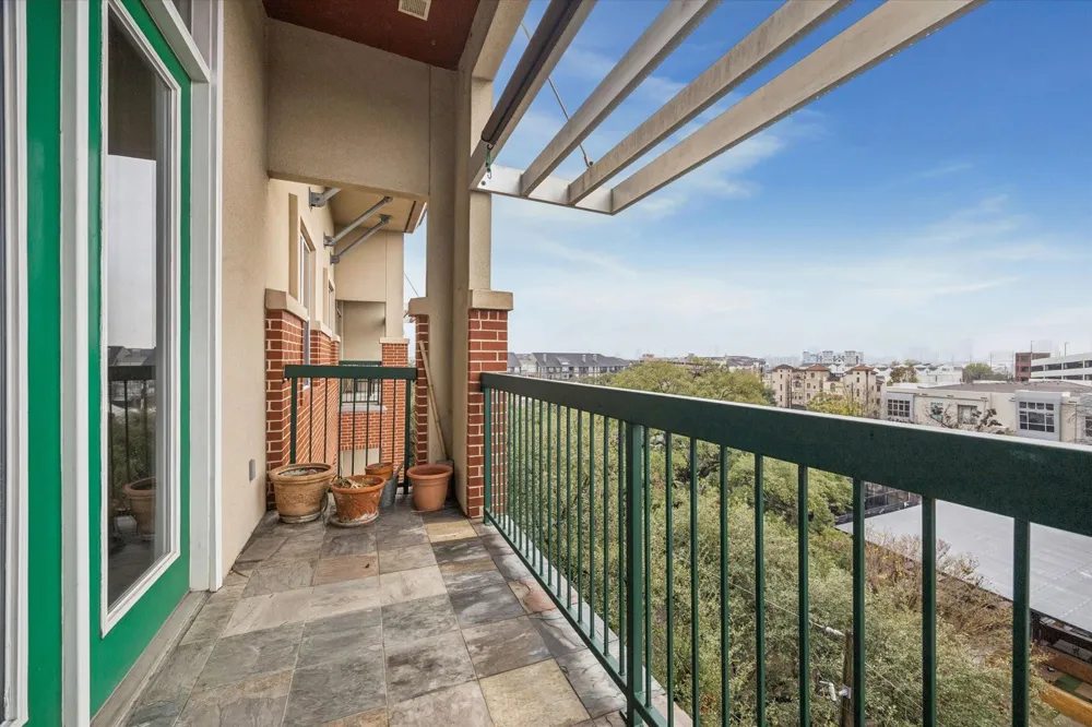 300 St Joseph Parkway #418 Houston, TX 77002
