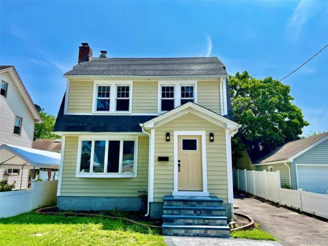 50 E Saint Marks Place
