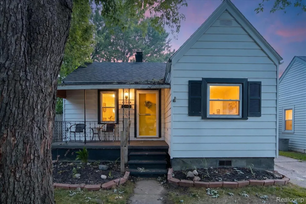 27036 Townley Street Madison Heights City, MI 48071