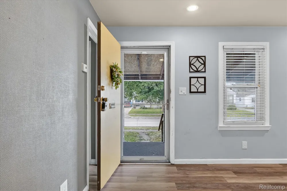 27036 Townley Street Madison Heights City, MI 48071