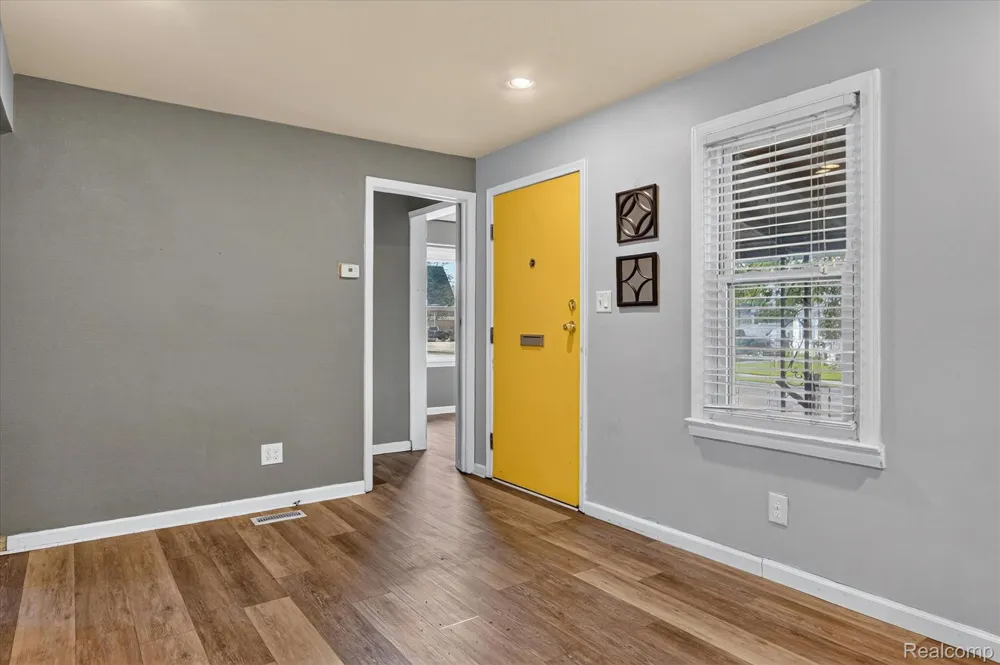 27036 Townley Street Madison Heights City, MI 48071