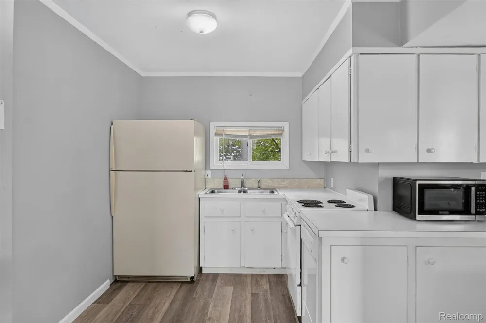27036 Townley Street Madison Heights City, MI 48071