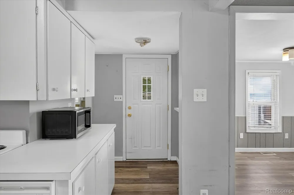 27036 Townley Street Madison Heights City, MI 48071