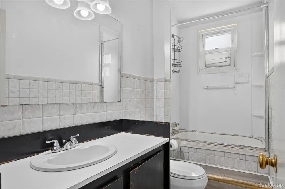 27036 Townley Street Madison Heights City, MI 48071
