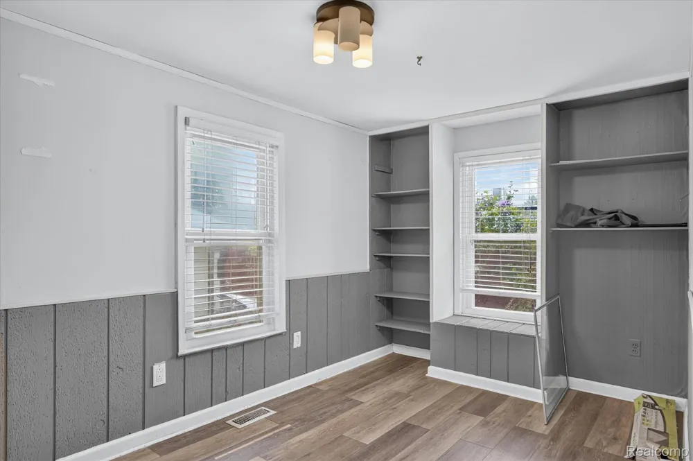 27036 Townley Street Madison Heights City, MI 48071