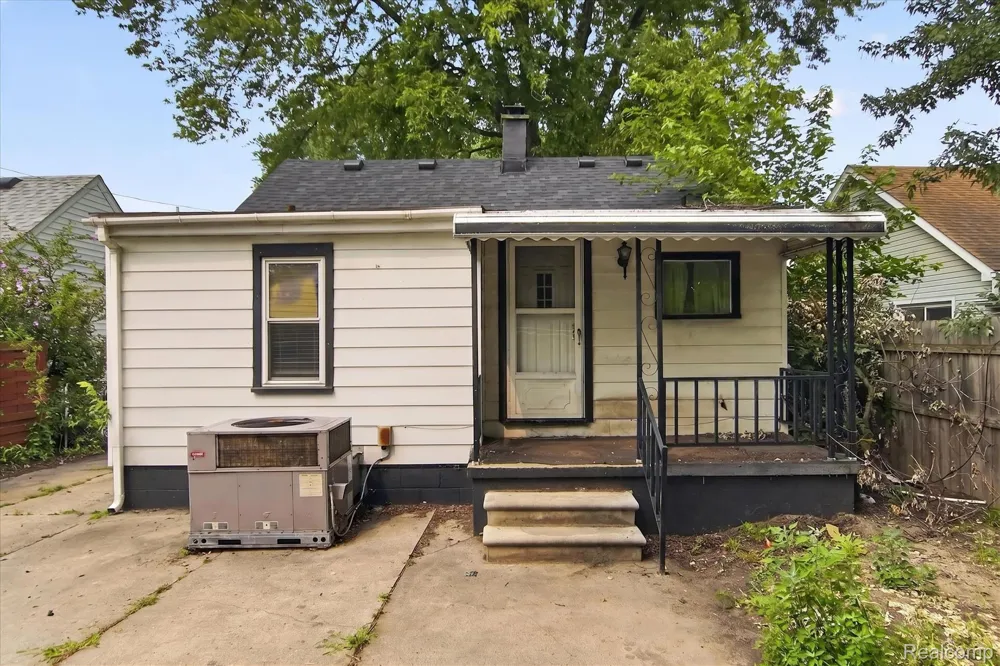 27036 Townley Street Madison Heights City, MI 48071