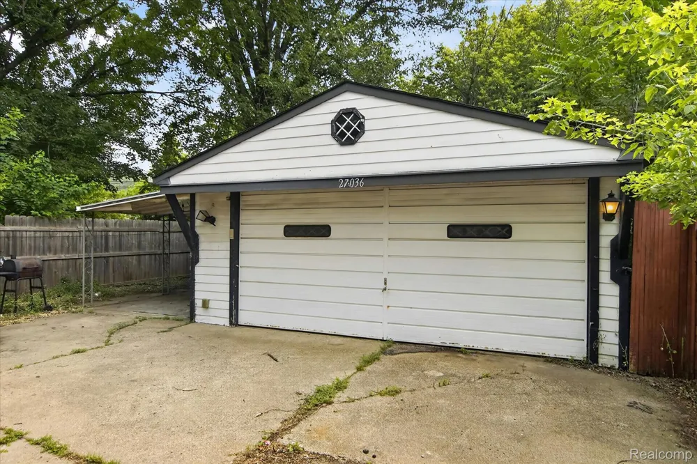 27036 Townley Street Madison Heights City, MI 48071